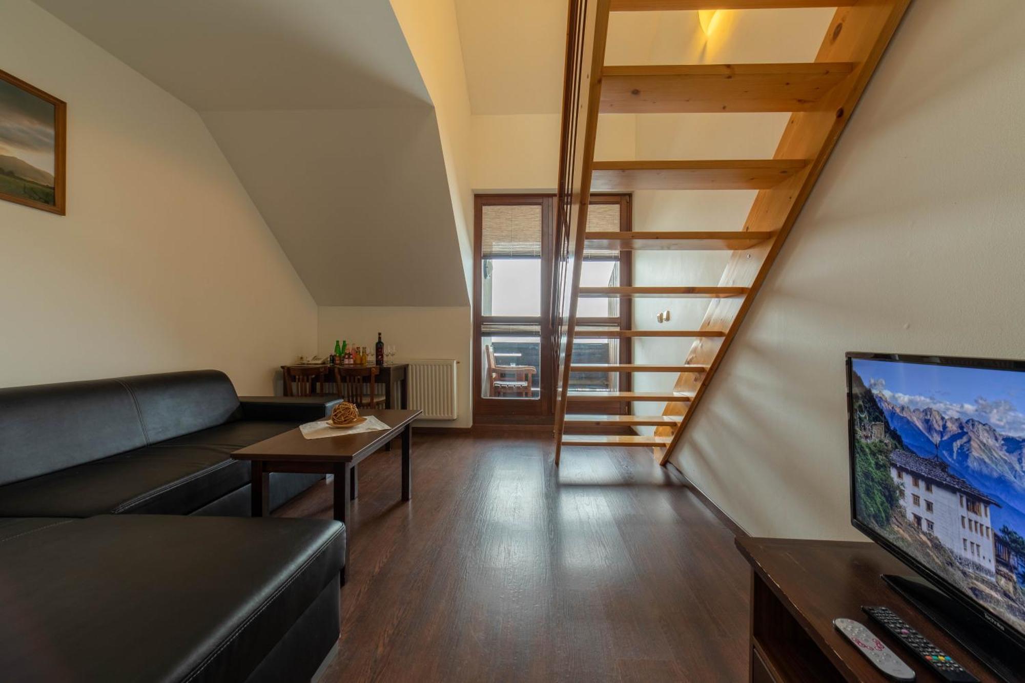 Hotel Liptov Holiday *** Liptovsky Trnovec Exterior photo